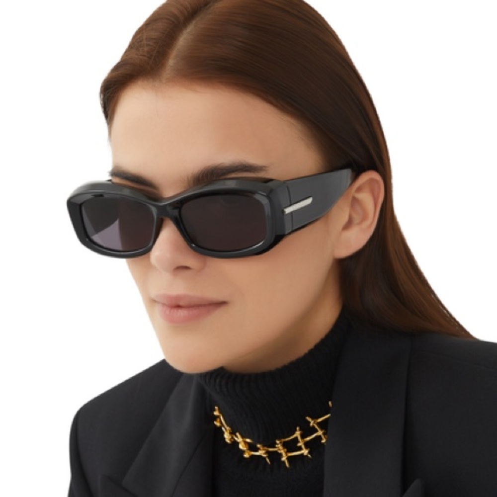 GIVENCHY BLACK/SMOKE SUNGLASSES GV40044U